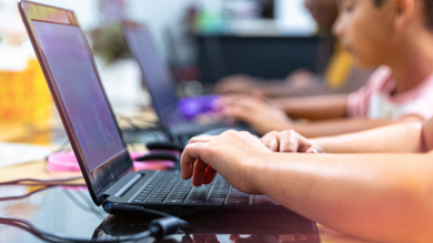 Ética e IA na escola: Como ensinar os alunos a usarem tecnologia de forma responsável?
